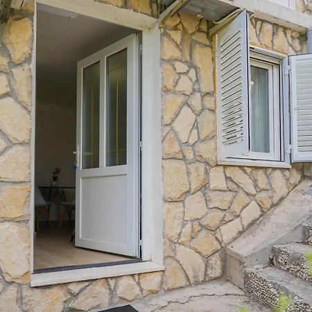 Studio Apartman Monika 3*