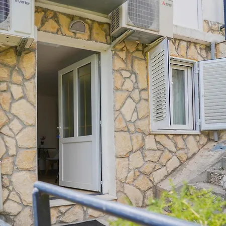 Pensionat Studio Apartman Monika *