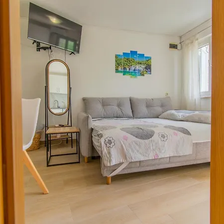 Studio Apartman Monika * Baška Voda