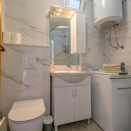 Studio Apartman Monika * Baška Voda
